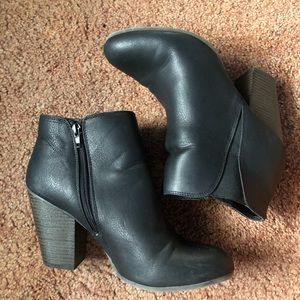 Black Heeled Boots